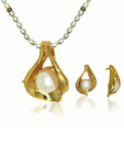 OPS. Glorious Gold Plated Pearl Pendant Set DSNPS24