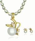 OPS. Lush Gold Plated Pearl Pendant Set DSNPS99