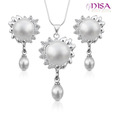 Nisa Pearls Beautifully Crafted Pearl & CZ Pendant Set