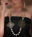 Spyra Fab Japanese Pearls With Metal Chain Pendant