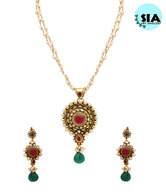Sia Beautifully Crafted Pearl Bead String Pendant Set