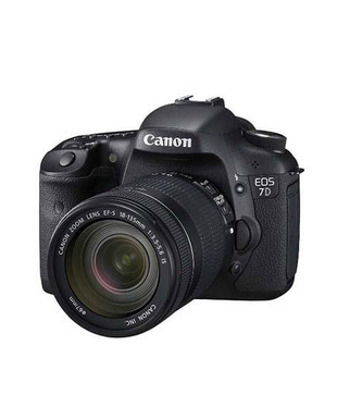 Canon EOS 7D SLR Kit 18-135IS