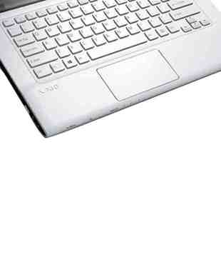 Sony Vaio E14123CN/W (Intel Core i3-3110M / 2GB DDR3 SDRAM / 500GB / 14 Inches / Windows 8 64 Bit / White)