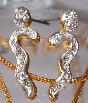 Sia Splendid American Diamond Pendent Set