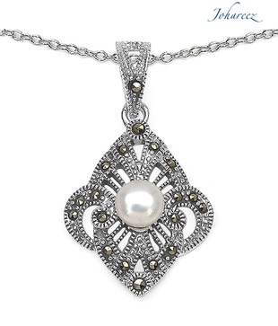 Johareez Precious Pearl Pendant with Chain