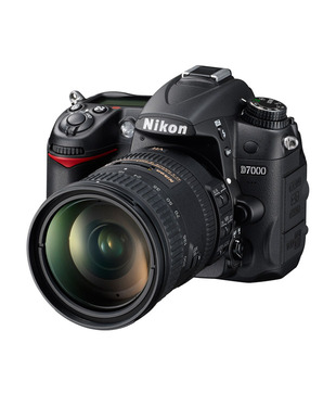 Nikon D7000 DSLR (Black) with AF-S 18-105mm VR Kit Lens