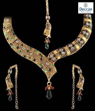 Deccan Pearls Designer Gld set