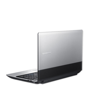 Samsung NP-RV511-A08IN Netbook (Silver-Black)